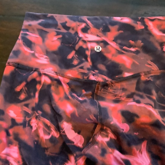 Lululemon Align HR Pant 25” Intensity Pink Blossom Multi, size 6, msrp$118 - Picture 5 of 5